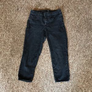 Black 1822 Capris